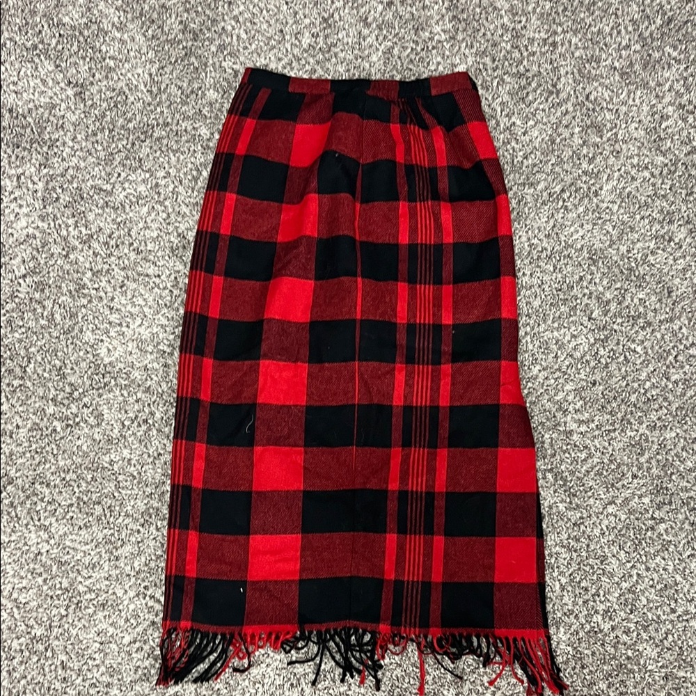 Briggs & Riley Red and Black Checkered Pencil Skirt